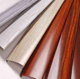 Niestandardowe projekty profili aluminiowych wytłaczanych do łazienek aluminiowych przesuwnych