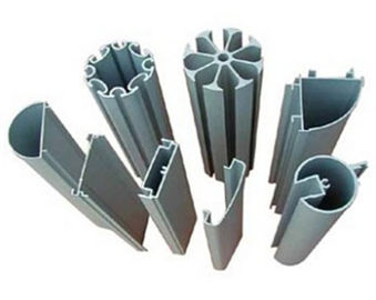 Wykonanie profili aluminiowych wytłaczanych wykorzystywanych w ekspozycji, głębokie przetwarzanie
