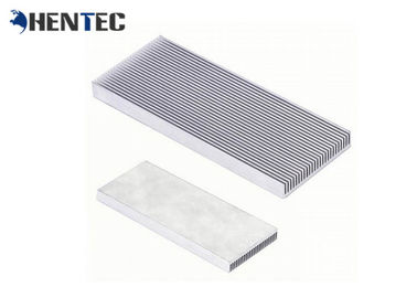 Srebrzysty anodowany wytłaczany aluminiowy radiator Aluminiowy grzejnik specjalny pakunek
