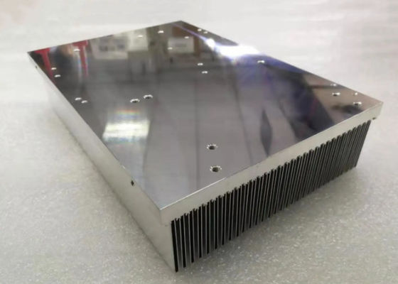 Wykończone anodowane anodowane, polerowane, szczotkowane aluminiowe profile wytłaczane z radiatorem