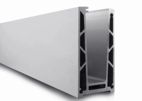 Regulowane szklane balustrady szklane w kształcie litery U Anodowane profile aluminiowe 6061