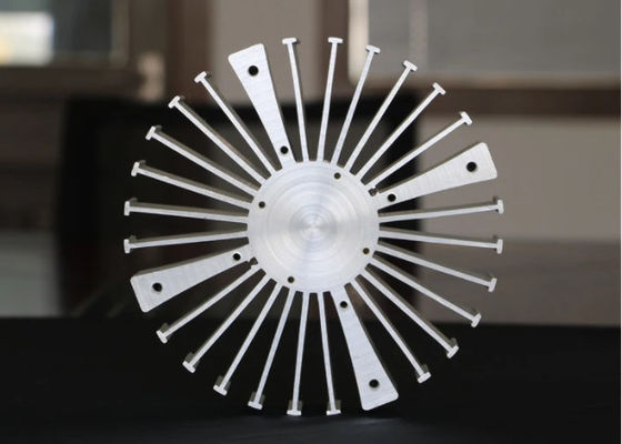 Srebrzyste anodowane aluminiowe profile wytłaczane z radiatorem na zamówienie